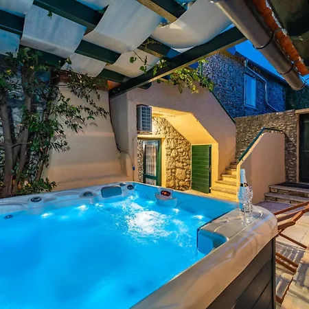 Vikendica Stone House Zara With Jacuzzi Sukosan