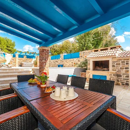 Stone House Zara With Jacuzzi Casa vacanze *