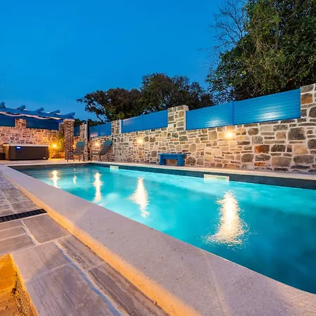 Stone House Zara With Jacuzzi Vikendica *