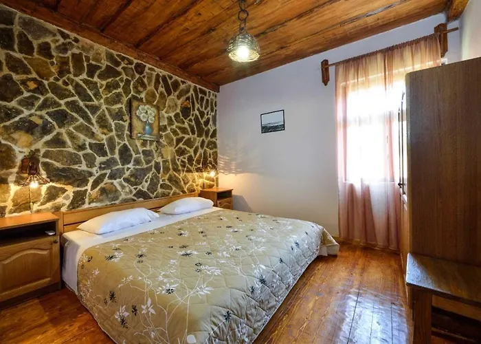 Casa vacanze Stone House Zara With Jacuzzi *
