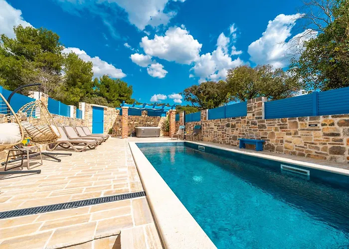 Stone House Zara With Jacuzzi Casa vacanze