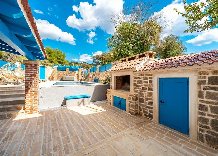 Casa vacanze Stone House Zara With Jacuzzi Sukošan