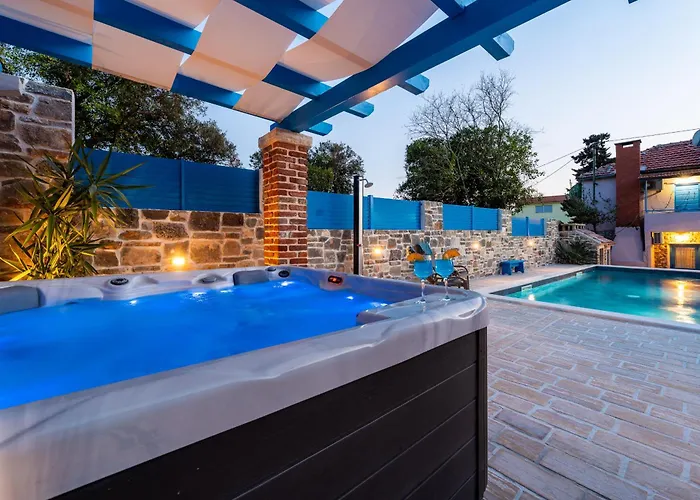 Casa vacanze Stone House Zara With Jacuzzi