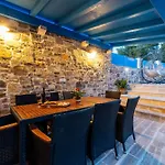 Stone House Zara With Jacuzzi Sukošan