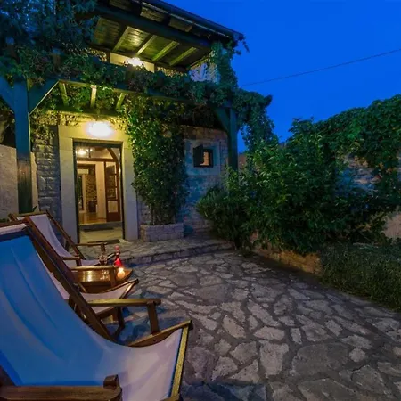 Stone House Zara With Jacuzzi Sukosan