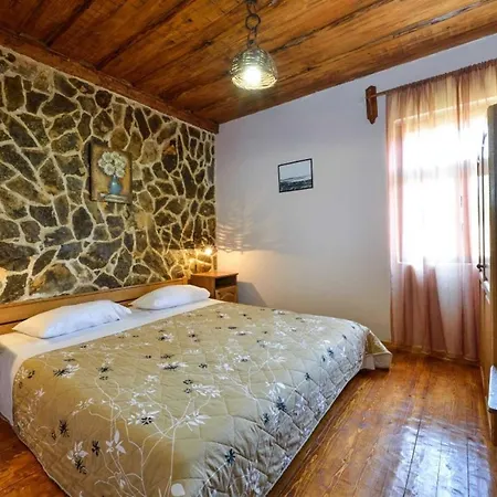 Holiday home Stone House Zara With Jacuzzi *