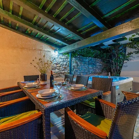 Stone House Zara With Jacuzzi *