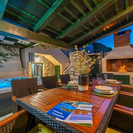 Stone House Zara With Jacuzzi Holiday home