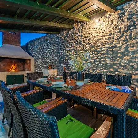 Stone House Zara With Jacuzzi Holiday home Sukosan