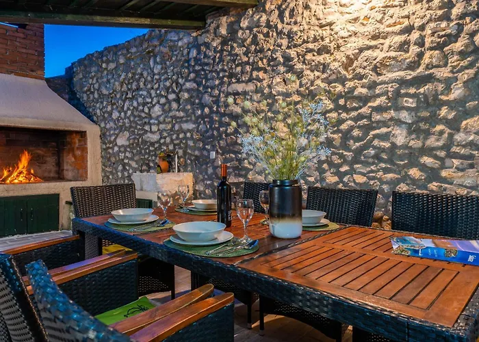 Stone House Zara With Jacuzzi Sukošan
