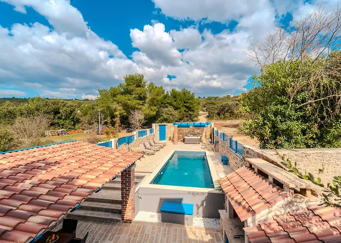 Tatil Evi Stone House Zara With Jacuzzi