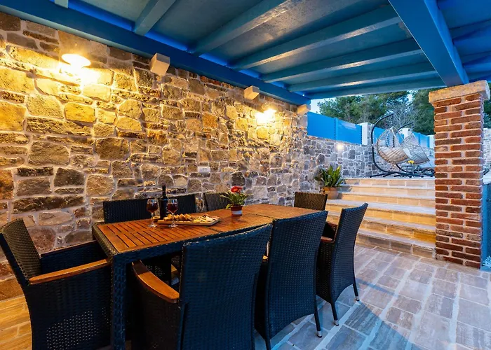 Stone House Zara With Jacuzzi Sukošan