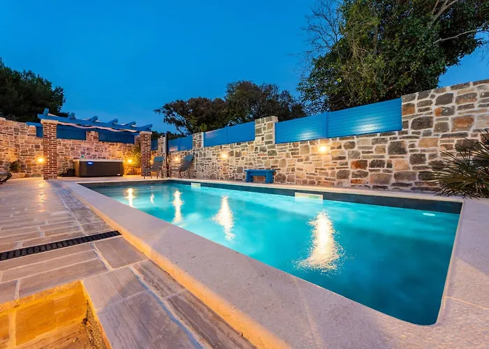 Stone House Zara With Jacuzzi Tatil Evi *